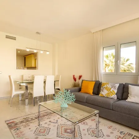 Apartman Marbella Banus Suites - Banus Playa Rocio - 3Br - 3Ba - Direct Beach & Sea Access Complex - Outdoor Terrace W Garden Views - Pool - 3 Min Walk To Puerto Banus & Corte Ing Luxury Shopping - Ideal For Families *