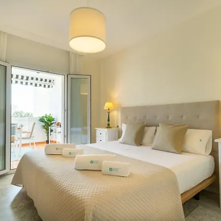 Marbella Banus Suites - Banus Playa Rocio - 3Br - 3Ba - Direct Beach & Sea Access Complex - Outdoor Terrace W Garden Views - Pool - 3 Min Walk To Puerto Banus & Corte Ing Luxury Shopping - Ideal For Families *