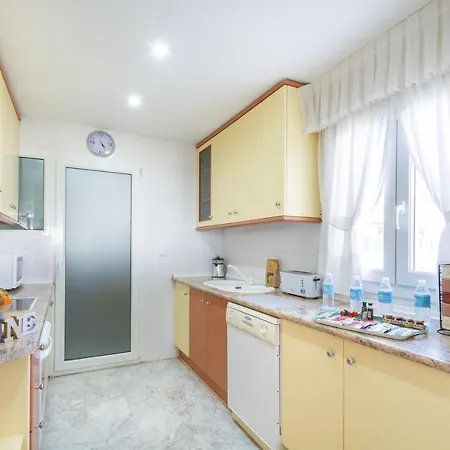 Marbella Banus Suites - Banus Playa Rocio - 3Br - 3Ba - Direct Beach & Sea Access Complex - Outdoor Terrace W Garden Views - Pool - 3 Min Walk To Puerto Banus & Corte Ing Luxury Shopping - Ideal For Families Apartman *