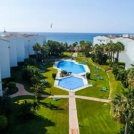 Marbella Banus Suites - Banus Playa Rocio - 3Br - 3Ba - Direct Beach & Sea Access Complex - Outdoor Terrace W Garden Views - Pool - 3 Min Walk To Puerto Banus & Corte Ing Luxury Shopping - Ideal For Families